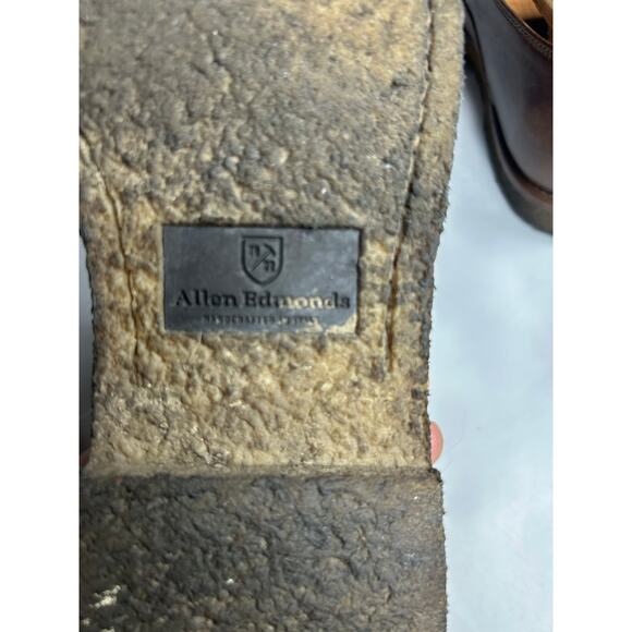 Allen Edmonds Southside Size 10.5 D
Brown Plain Toe Blucher Dress  shoes - Picture 7 of 8